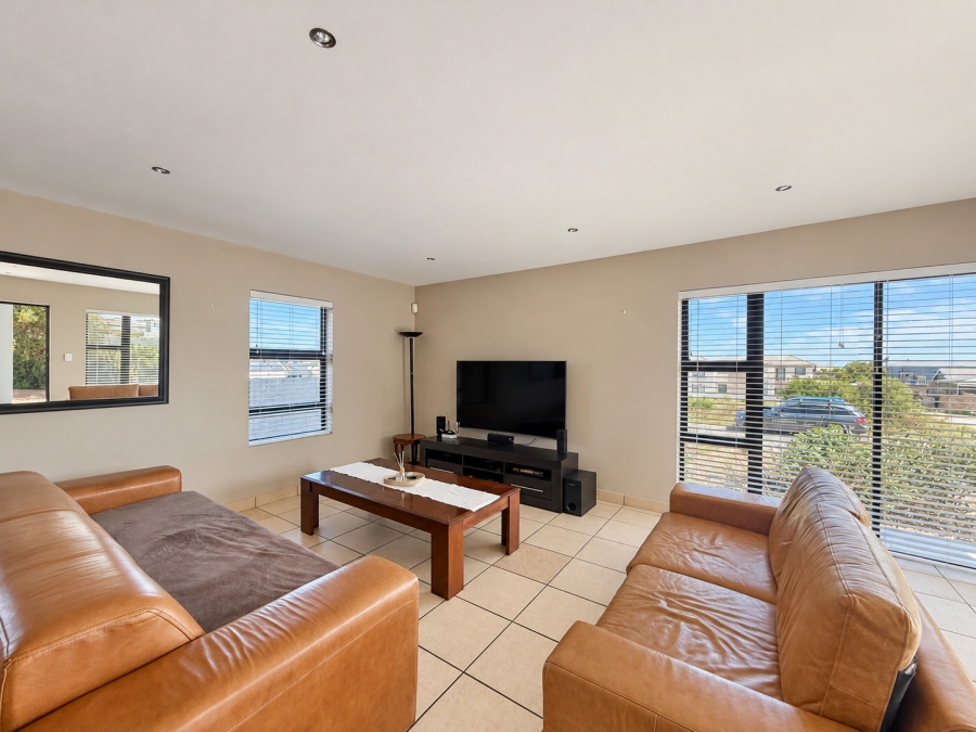 To Let 3 Bedroom Property for Rent in Myburgh Park Western Cape